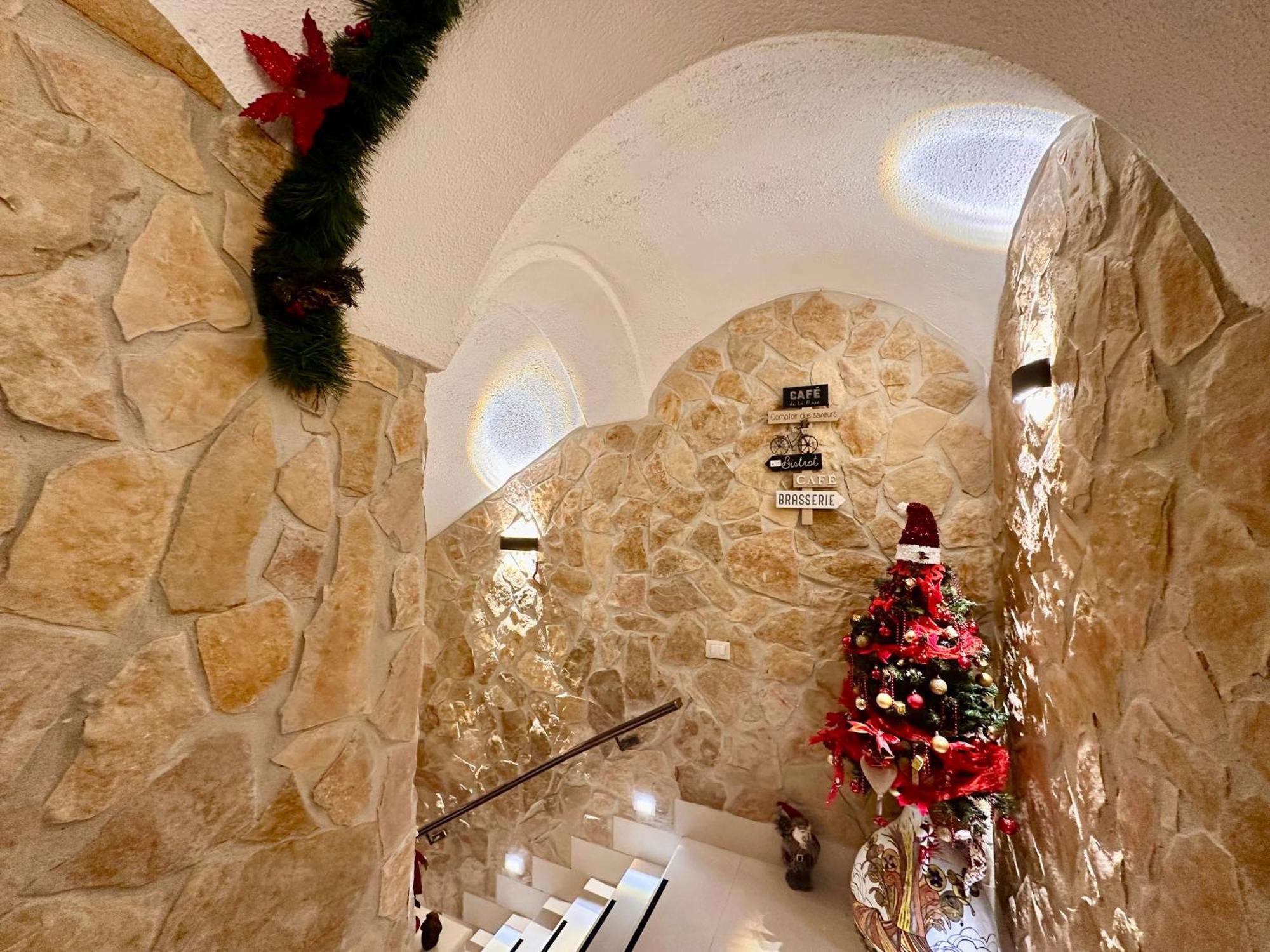Window In The Stone Naples Hotel Bagian luar foto